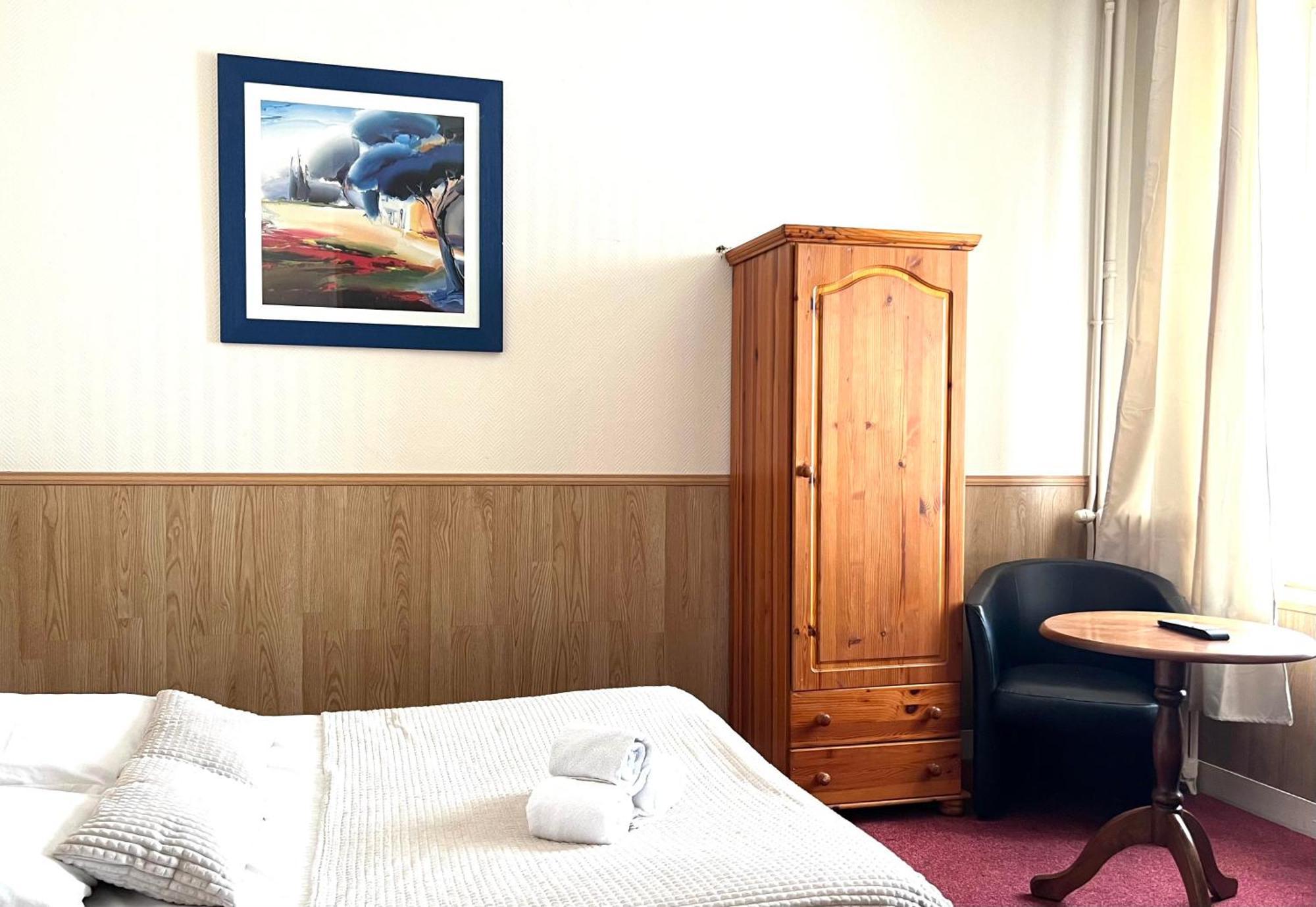 Hotel De La Gare Cherbourg-en-Cotentin Dış mekan fotoğraf