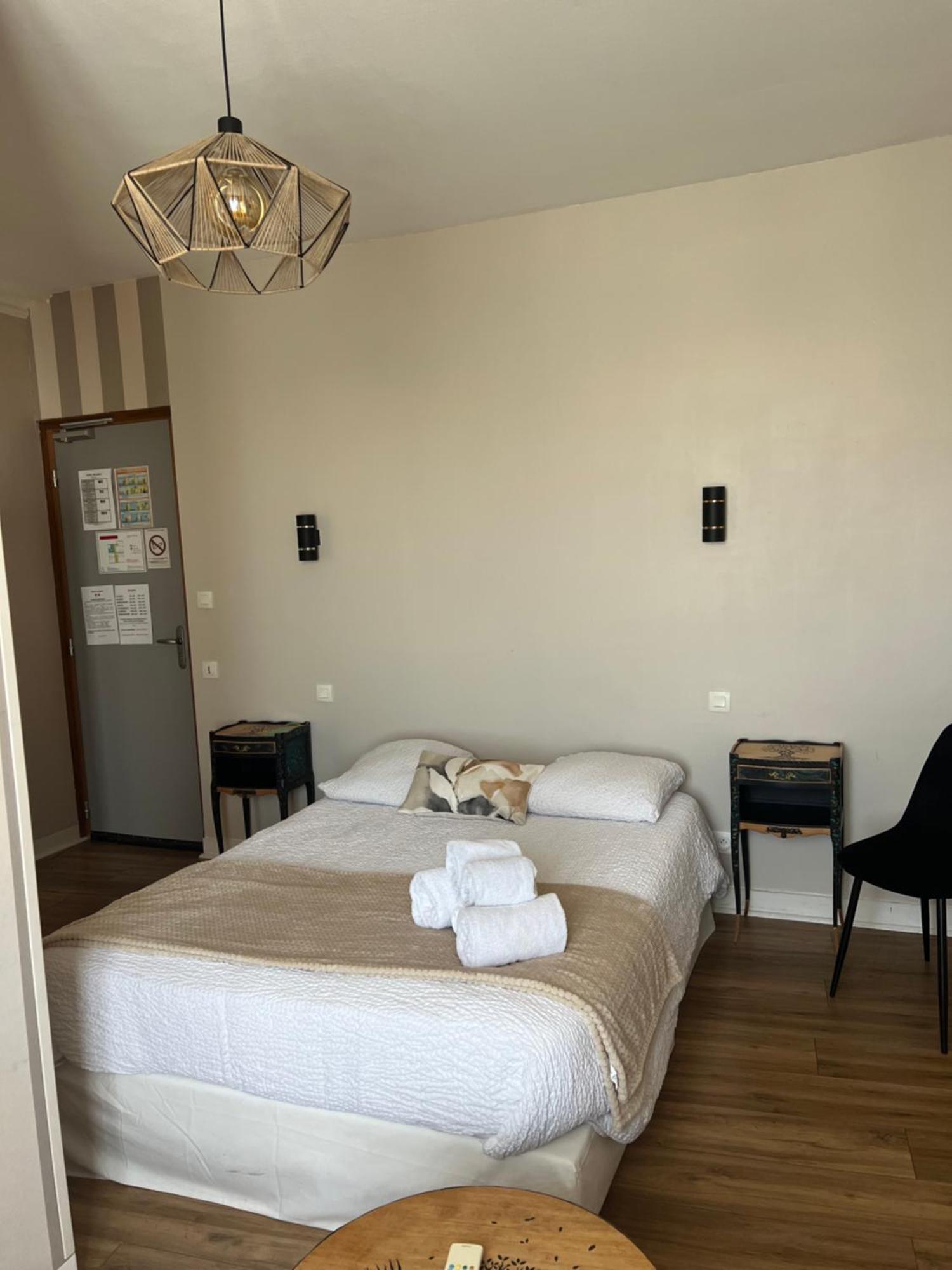 Hotel De La Gare Cherbourg-en-Cotentin Dış mekan fotoğraf
