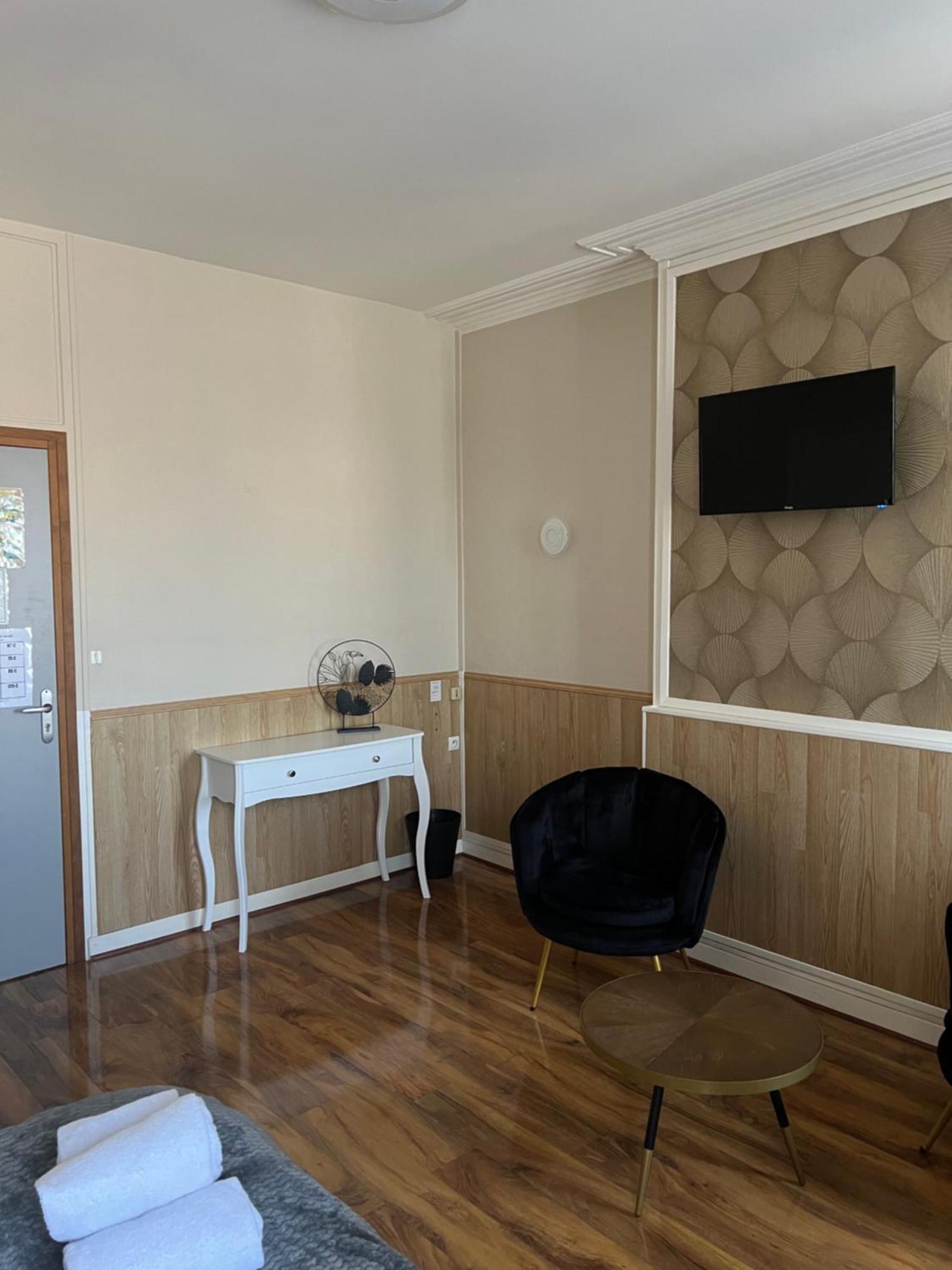 Hotel De La Gare Cherbourg-en-Cotentin Dış mekan fotoğraf