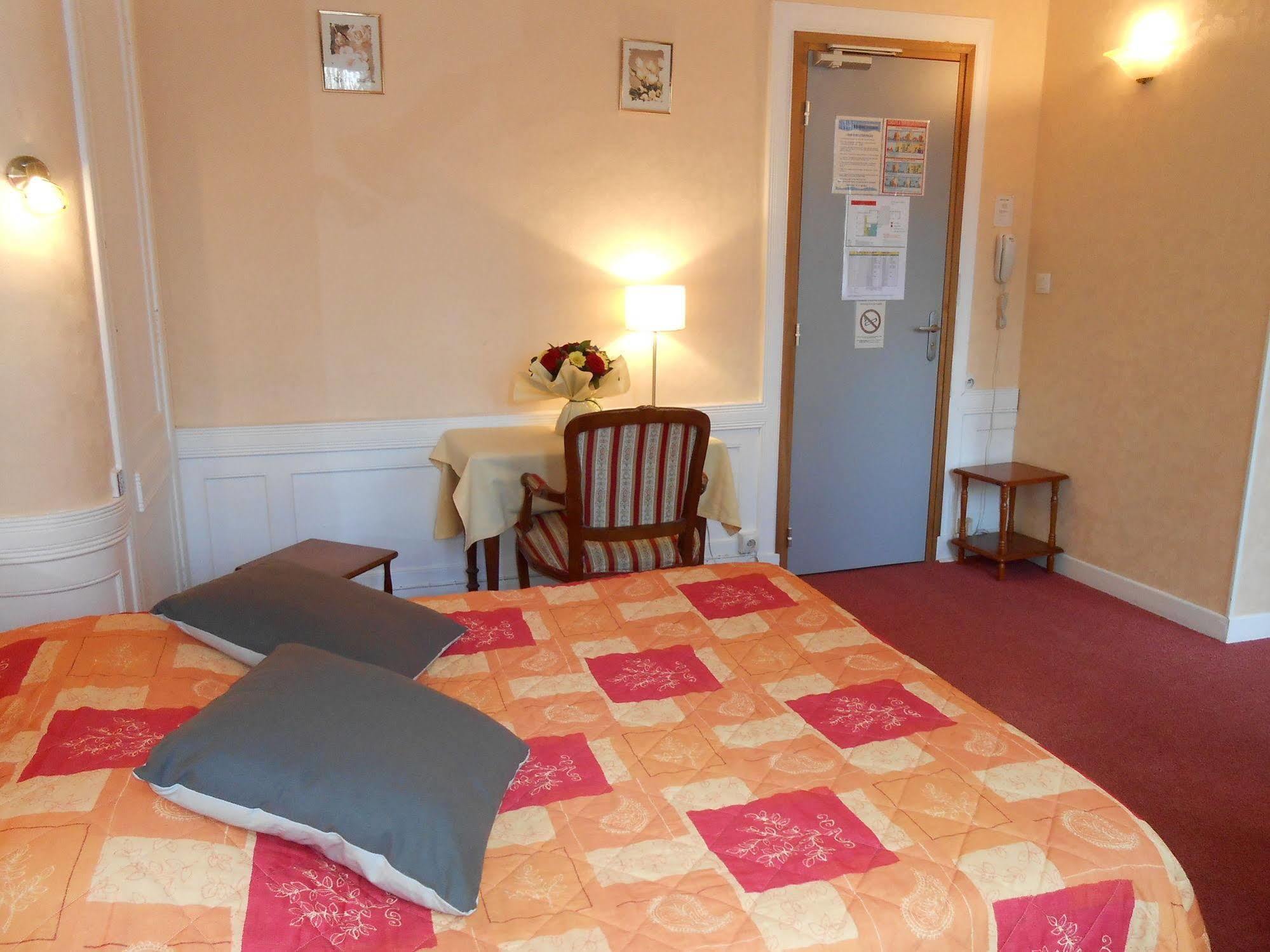 Hotel De La Gare Cherbourg-en-Cotentin Dış mekan fotoğraf