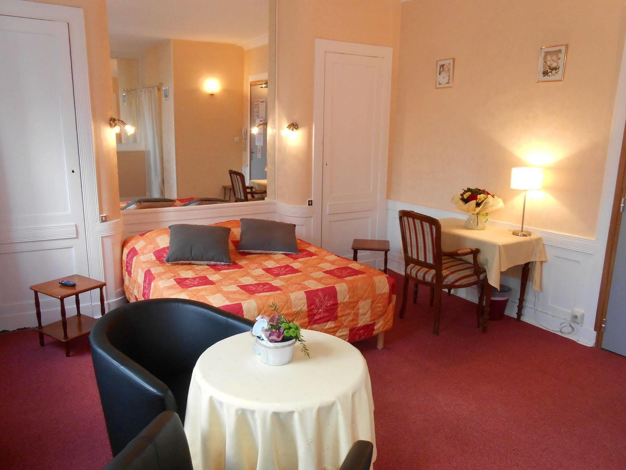 Hotel De La Gare Cherbourg-en-Cotentin Dış mekan fotoğraf