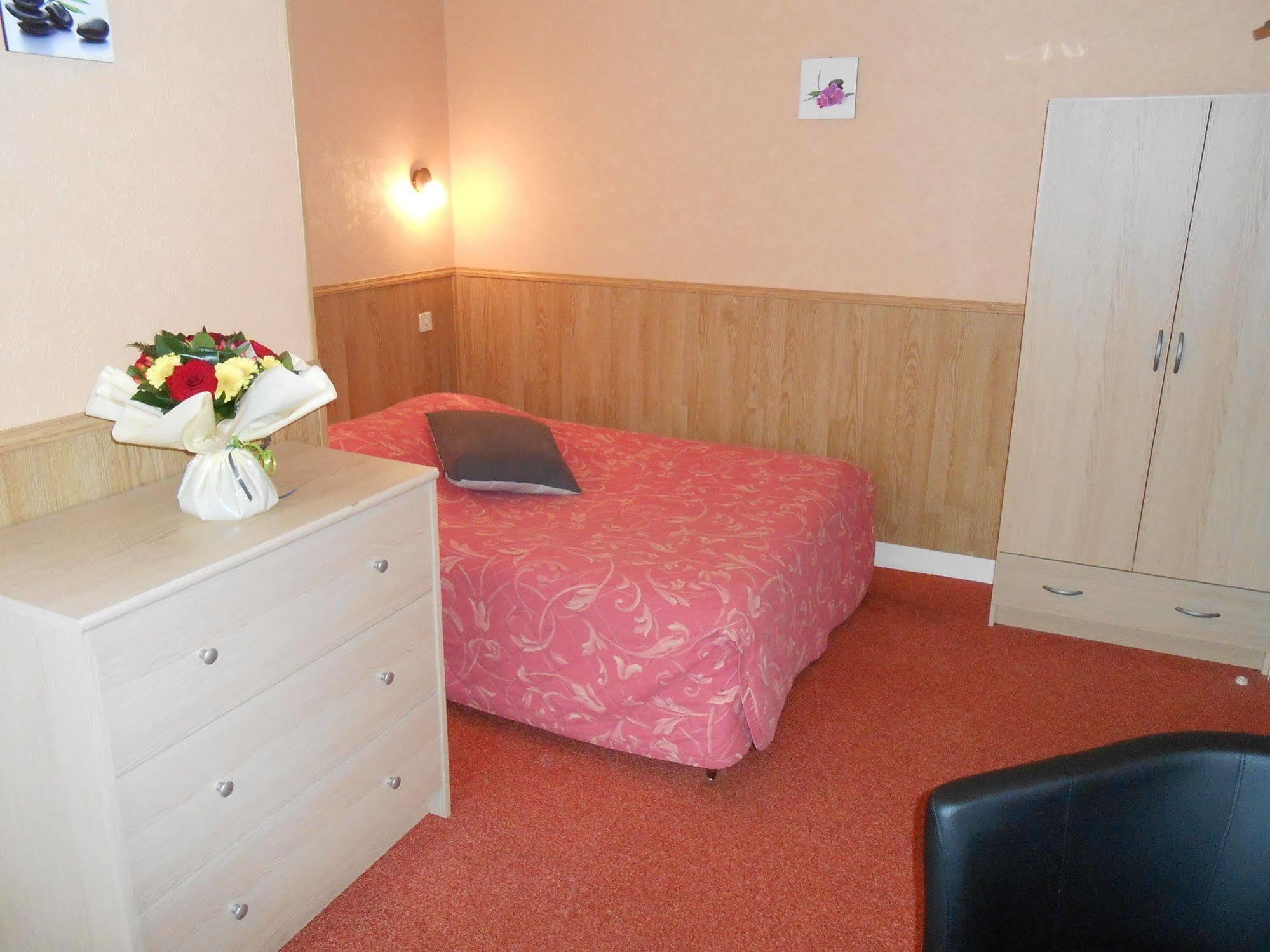 Hotel De La Gare Cherbourg-en-Cotentin Dış mekan fotoğraf