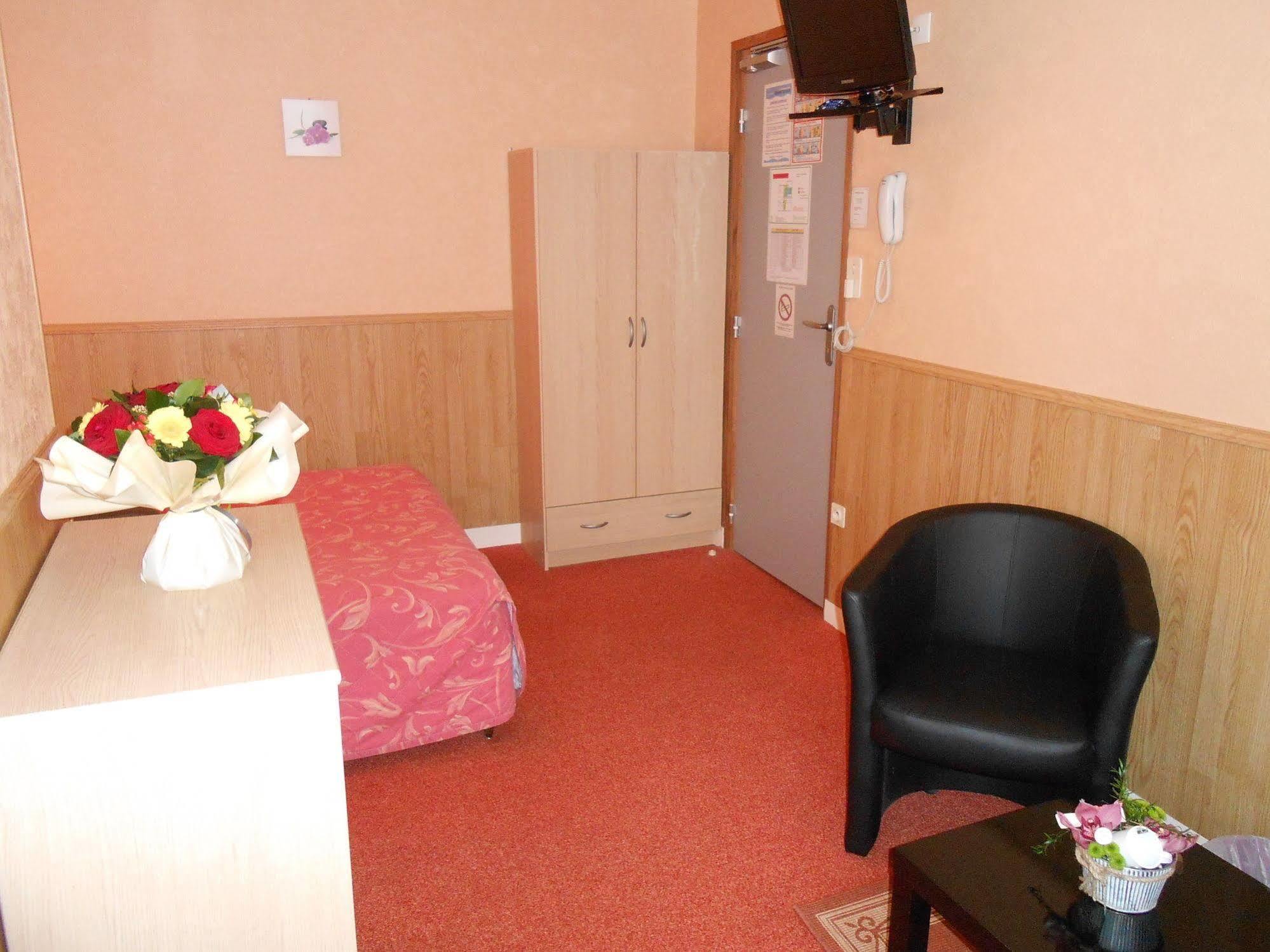 Hotel De La Gare Cherbourg-en-Cotentin Dış mekan fotoğraf