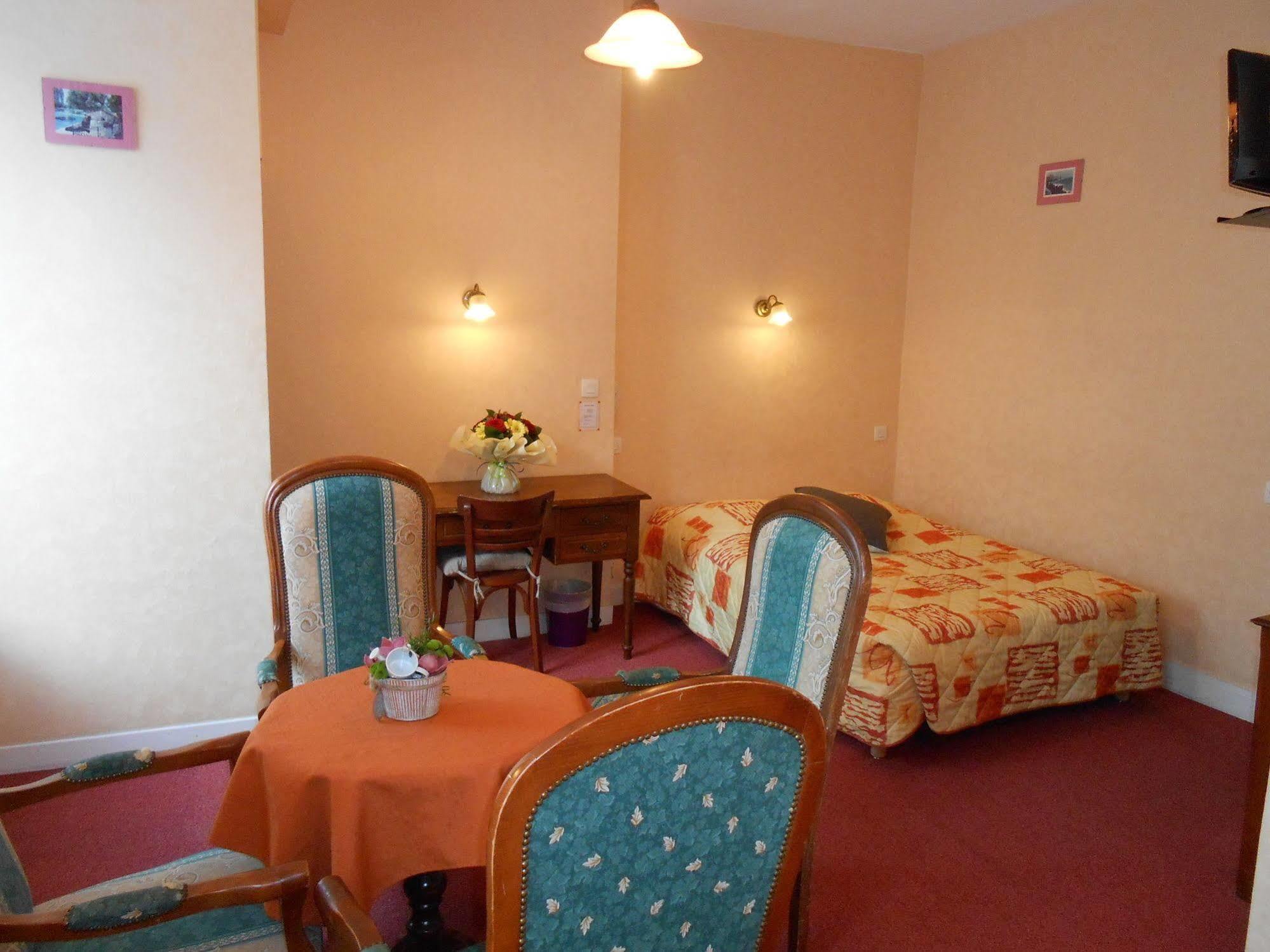 Hotel De La Gare Cherbourg-en-Cotentin Dış mekan fotoğraf
