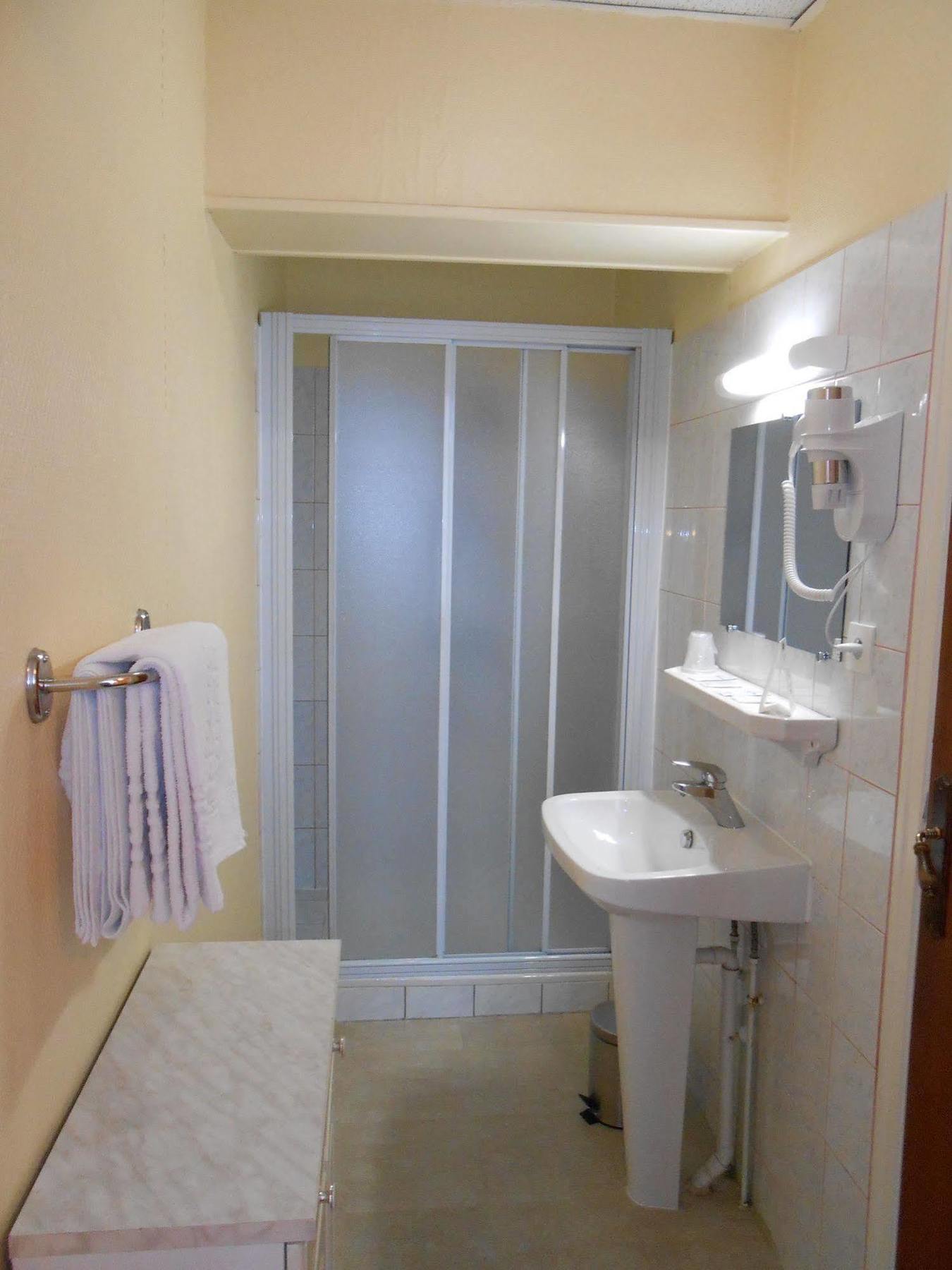 Hotel De La Gare Cherbourg-en-Cotentin Dış mekan fotoğraf